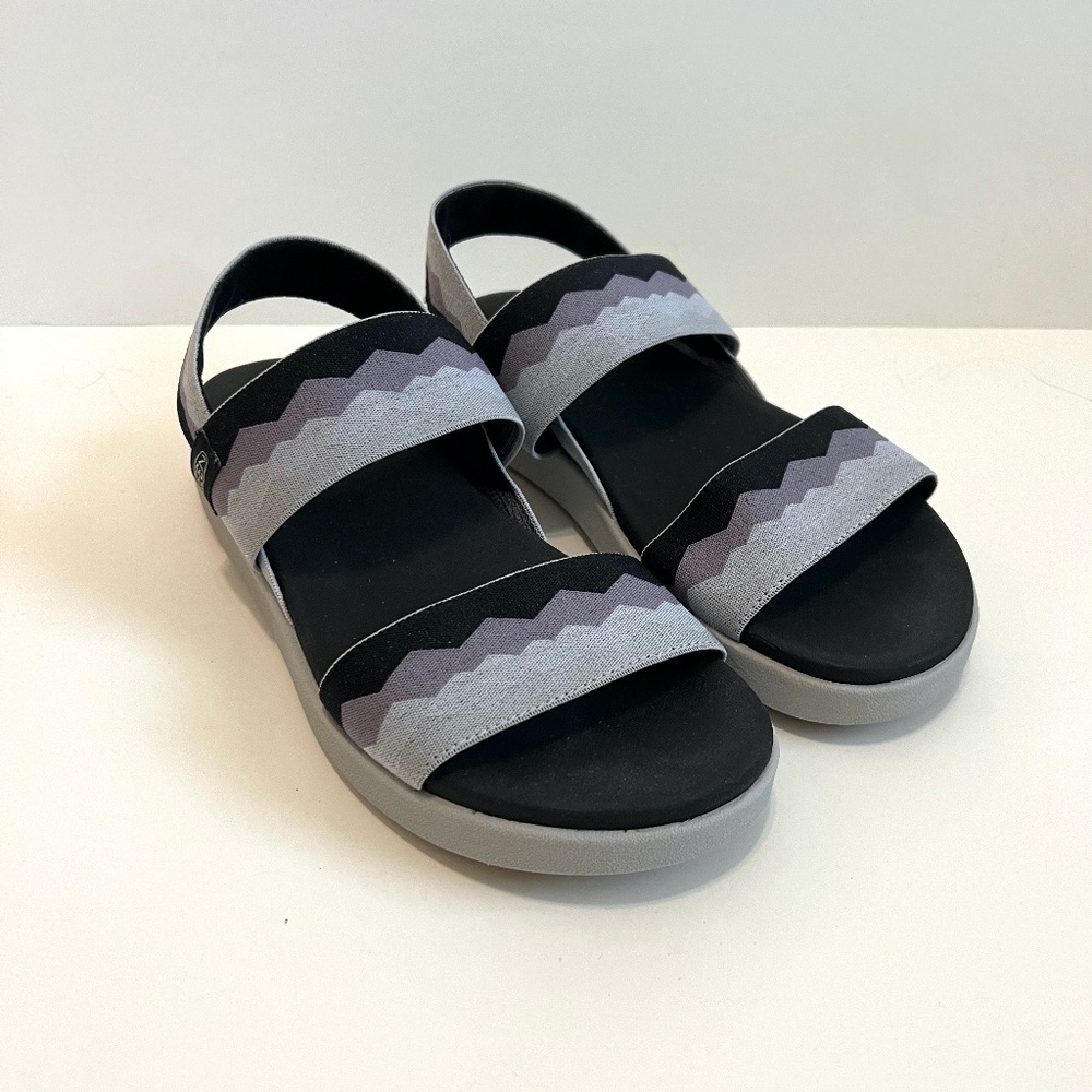 New KEEN Women's Elle Backstrap Sandal - Size 8; Color: Black/Thistle